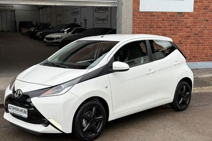 Toyota Aygo (X) 59.450 km 7.499 € Düren 52353