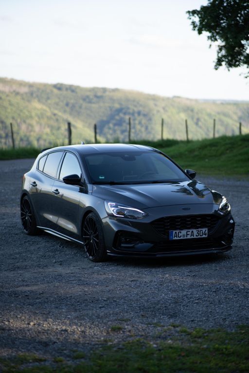 Ford Focus 82.000 km 18.400 € Monschau 52156