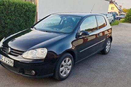 VW Golf 91.000 km 4.350 &euro; Eschweiler 52249