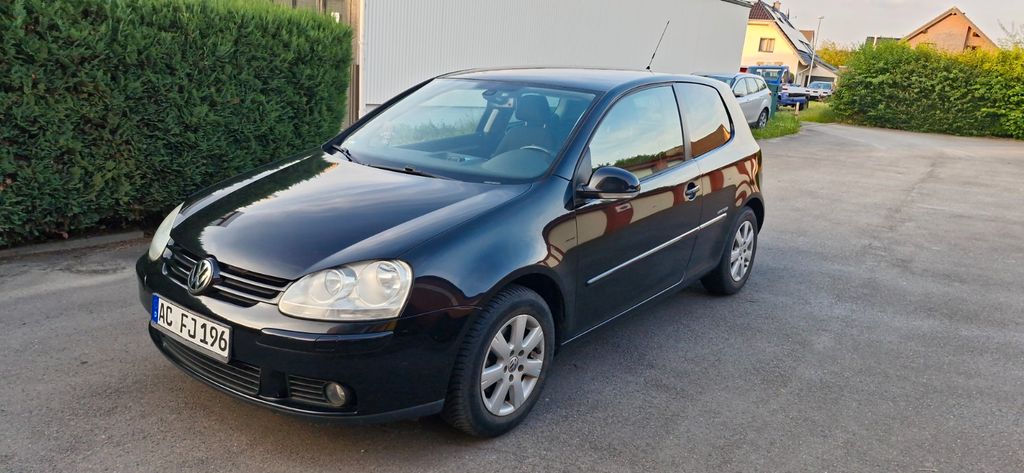 VW Golf 91.000 km 4.350 &euro; Eschweiler 52249