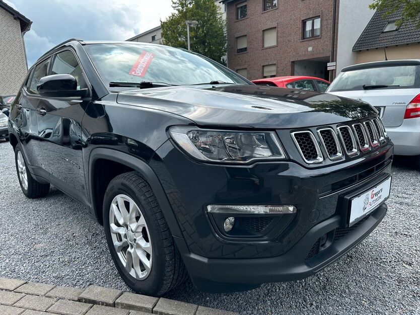 Jeep Compass 129.303 km 17.350 € Aachen 52080
