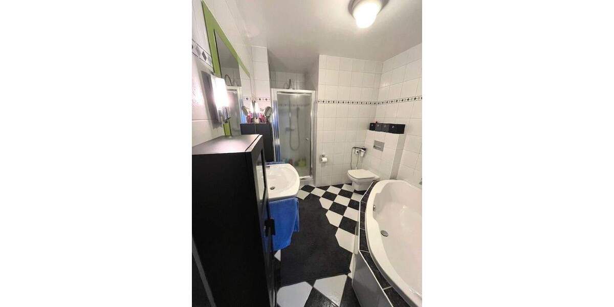 200 m² Eigentümerwohnung + 3 Mieteinheiten, Garage, Wintergarten uvm. 9 zimmer