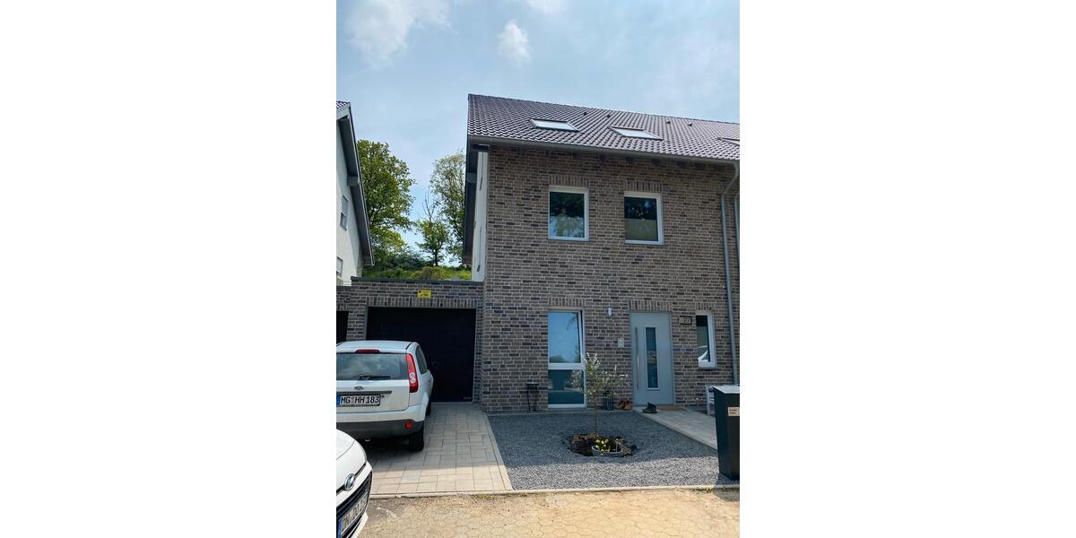 Schöne Doppelhaushälfte, in sehr ruhiger Lage zum 01.06.2026 5 zimmer