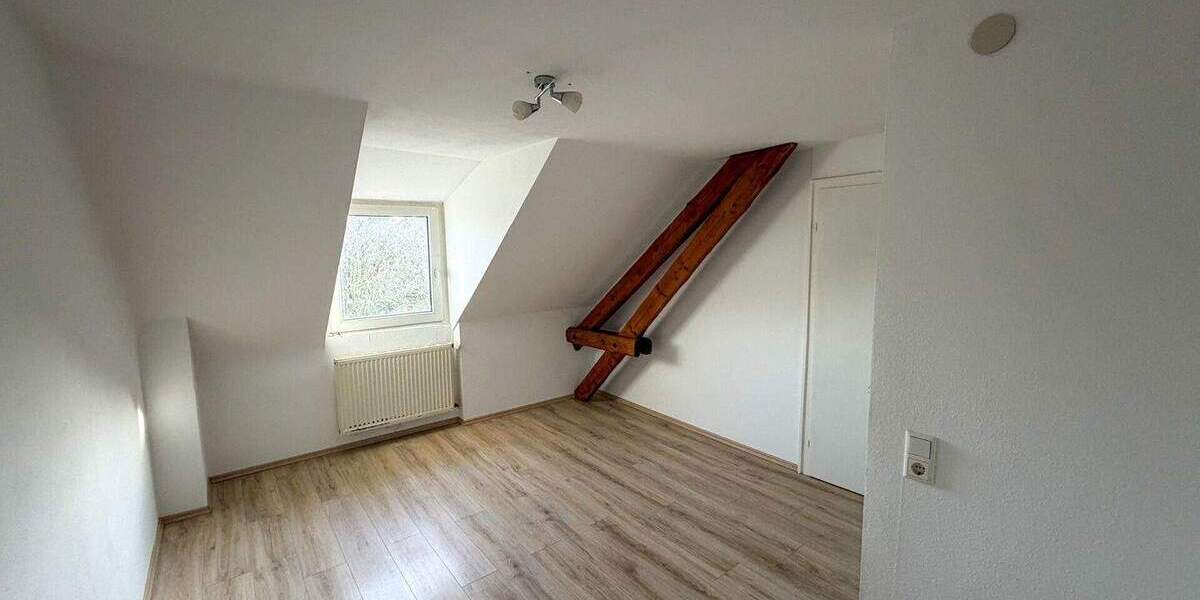 Zweifamilienhaus mit Garage und Garten in Stolberg-Büsbach 7 zimmer