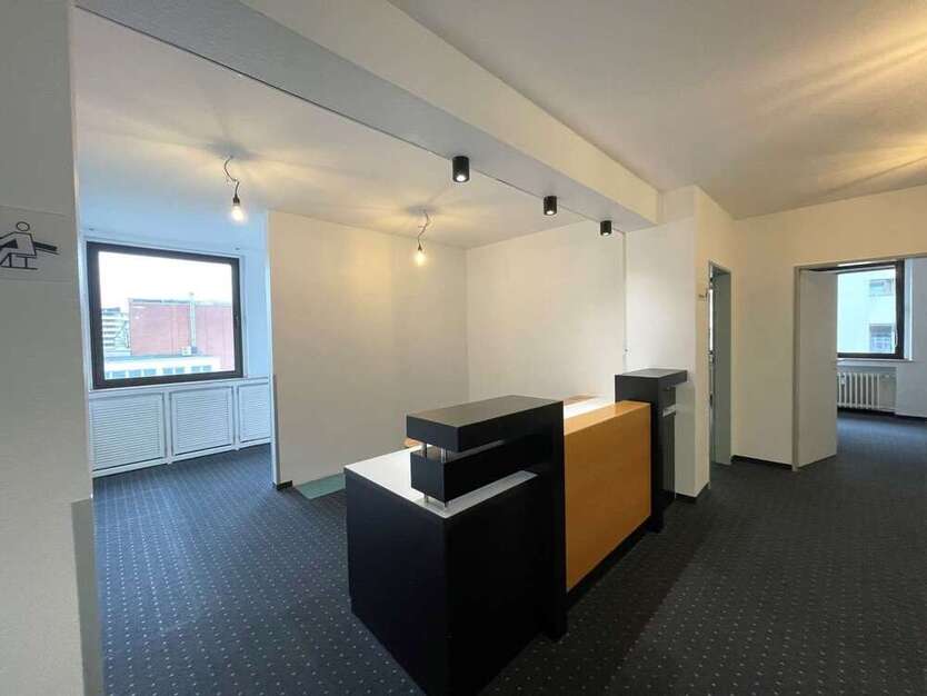 Büro in Düren 1.950 € 193.47 m²