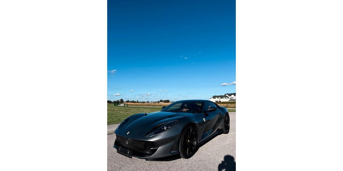 Ferrari 812 11.328 km 380.000 &euro; Aachen 52068