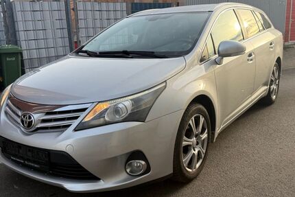 Toyota Avensis 200.000 km 5.999 &euro; Düren 52349