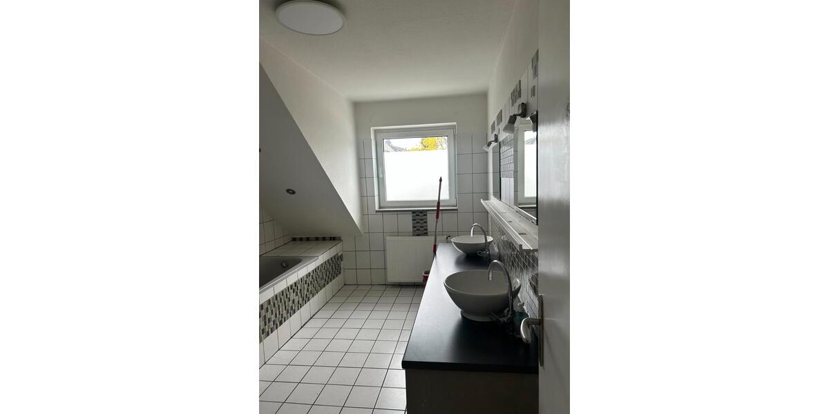 Dachgeschoßwohnung Stolberg (Rheinland) - 4 Zimmer, 116 m&sup2;, 299.990&euro; | Angebot:26351307