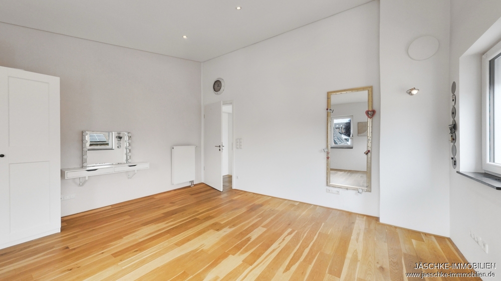 JÄSCHKE - Modernisiert, großzügig und voller Wohnkomfort – Ihr neues Zuhause in Walheim. - Einfamilienhaus Aachen / Walheim Walheim | Angebot:26800091