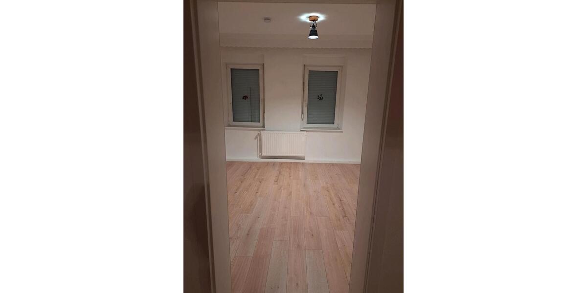 Reihenhaus Alsdorf - 7 Zimmer, 136 m&sup2;, 160.000&euro; | Angebot:26994680