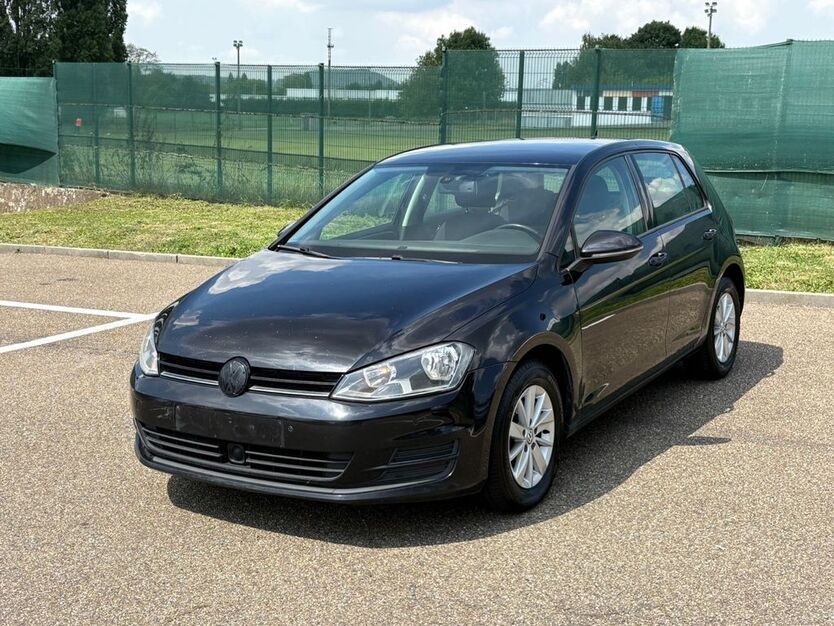 VW Golf 277.000 km 5.750 € Düren 52353