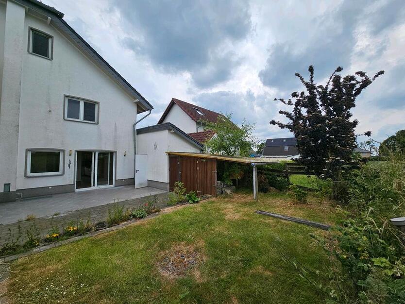 Top gepflegte Doppelhaushälfte mit EBK und Keller