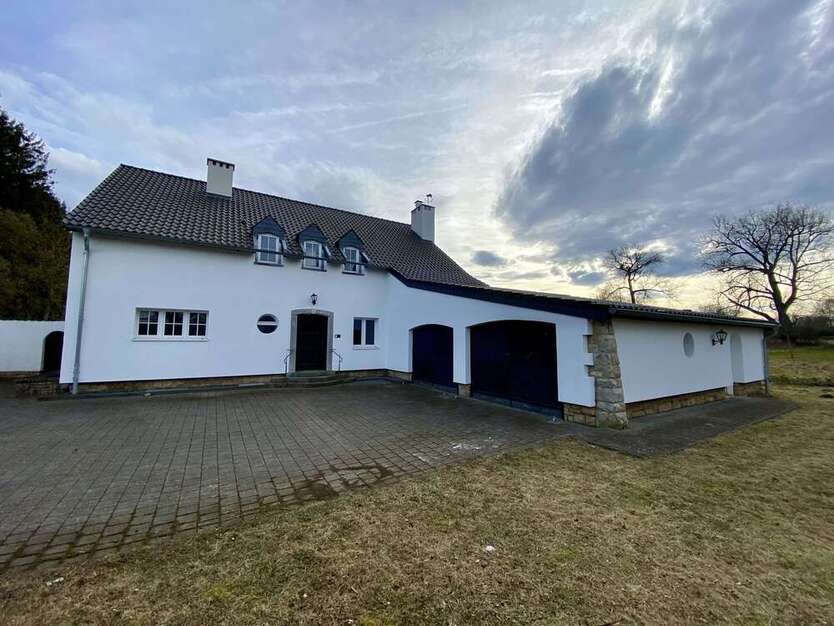 Haus zum Mieten in Eschweiler 2.750 € 250 m²
