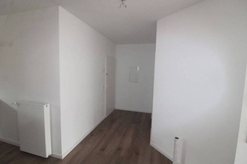 Helle Maisonette-Eigentumswohnung mit Balkon im Zentrum von Übach- Baujahr 1998