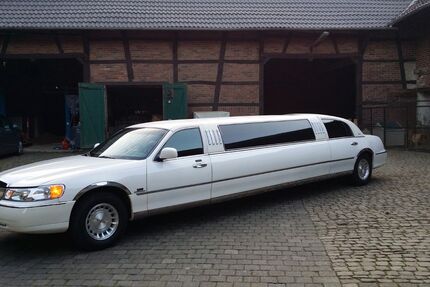 Lincoln Town Car 330.000 km 8.850 &euro; Aachen 52078