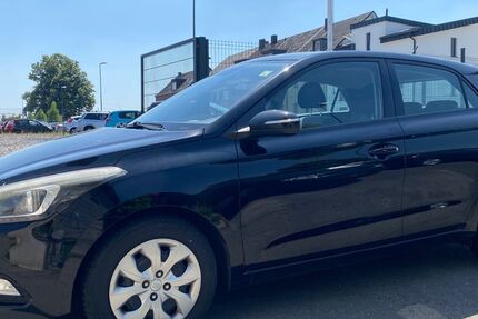 Hyundai i20 180.000 km 5.799 &euro; Düren 52353