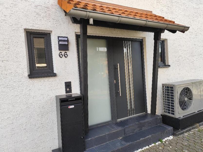 Wohnhaus von Privat mit Büro Praxis in Düren - Lendersdorf