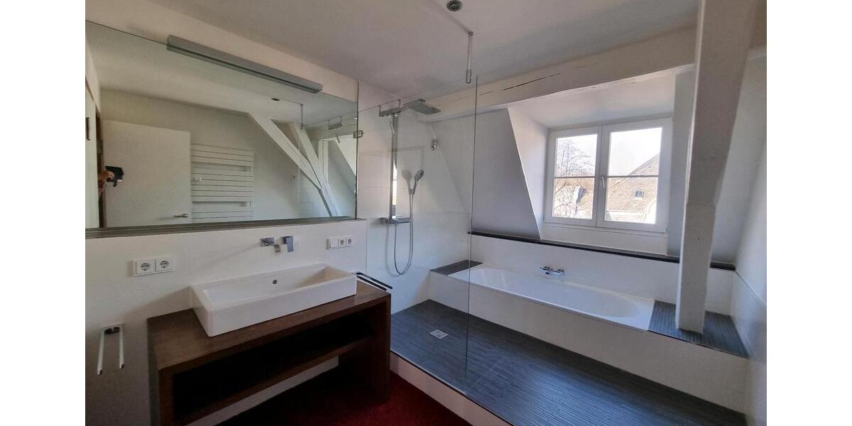 Dachgeschoßwohnung Aachen Aachen-Mitte - 3 Zimmer, 110 m&sup2;, 299.000&euro; | Angebot:25713588