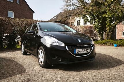 Peugeot 208 64.000 km 5.500 &euro; Niederzier-Hambach 52382