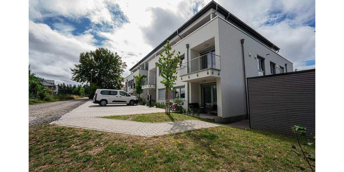 Wohnen mit Stil und Komfort: Helle 2-Zimmer-Wohnung im 1. OG mit Balkon und barrierefreiem Zugang 2 zimmer