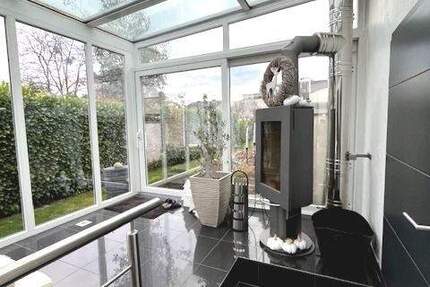 200 m² Eigentümerwohnung + 3 Mieteinheiten, Garage, Wintergarten uvm. 9 zimmer