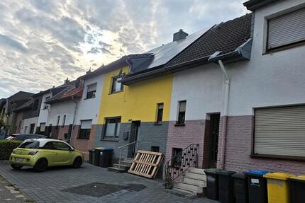 Haus zu verkaufen - für Handwerker - sanierungsbedürftig zimmer