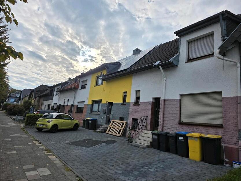 Haus zu verkaufen - für Handwerker - sanierungsbedürftig zimmer