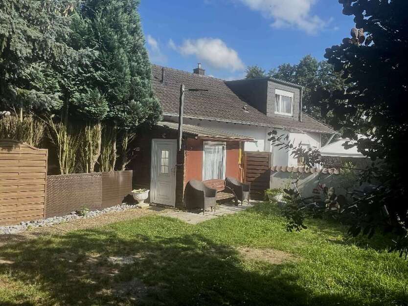 Haus zum Kaufen in Aldenhoven-Niederzier 329.000 € 280 m²