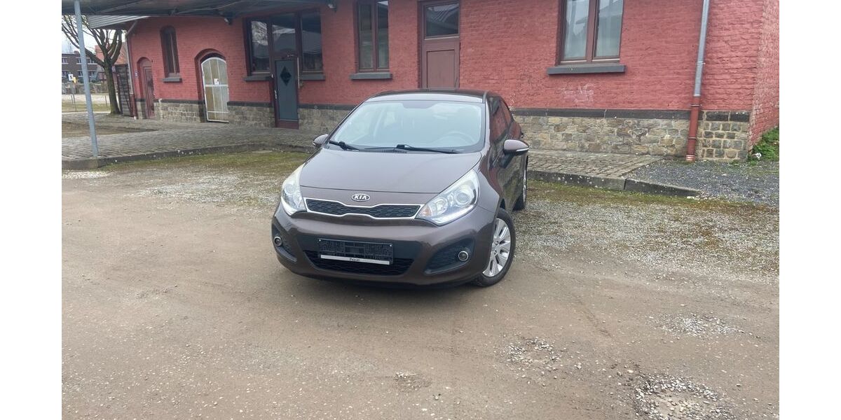 Kia Rio 118.000 km 5.300 &euro; Aachen 52070