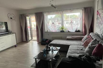 Moderne 3-Zimmer Wohnung mit Balkon komplett saniert