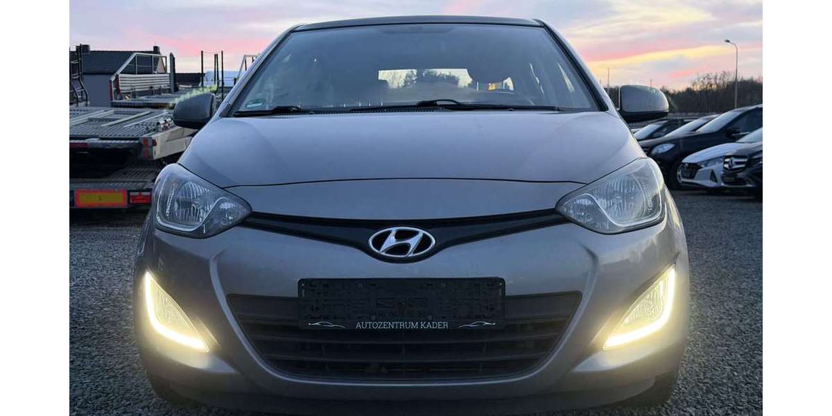 Hyundai i20 126.000 km 4.700 &euro; aachen 52078