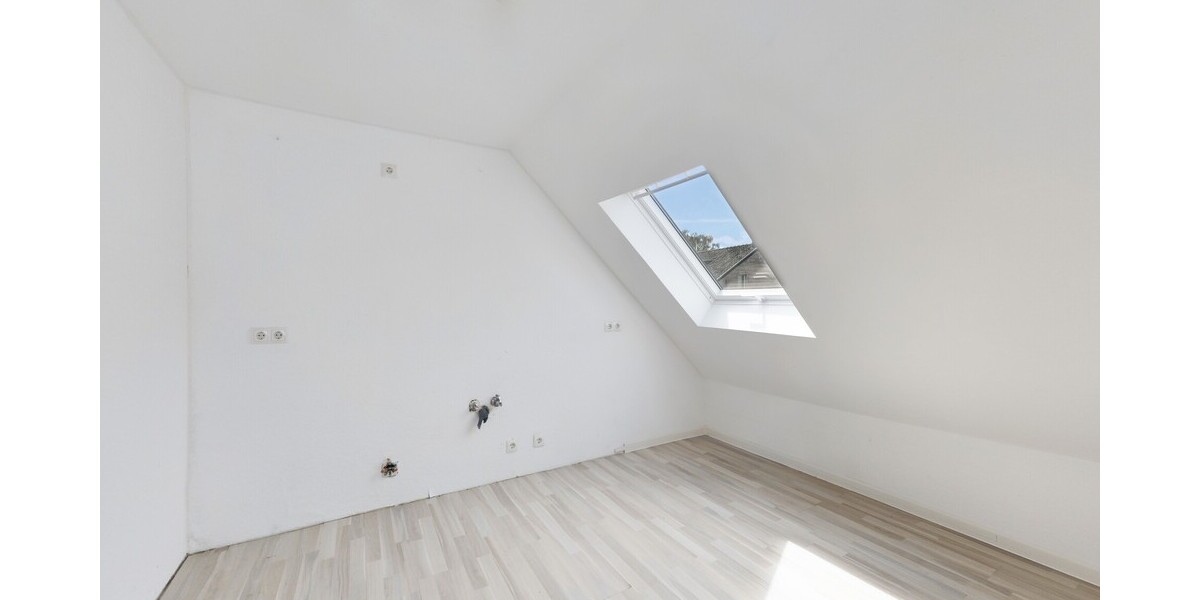 Stolberg-Breinig – Dachgeschoss mit Attitüde. Sofort bezugsfrei. - Dachgeschoßwohnung Stolberg (Rheinland) / Breinig Breinig | Angebot:27003204