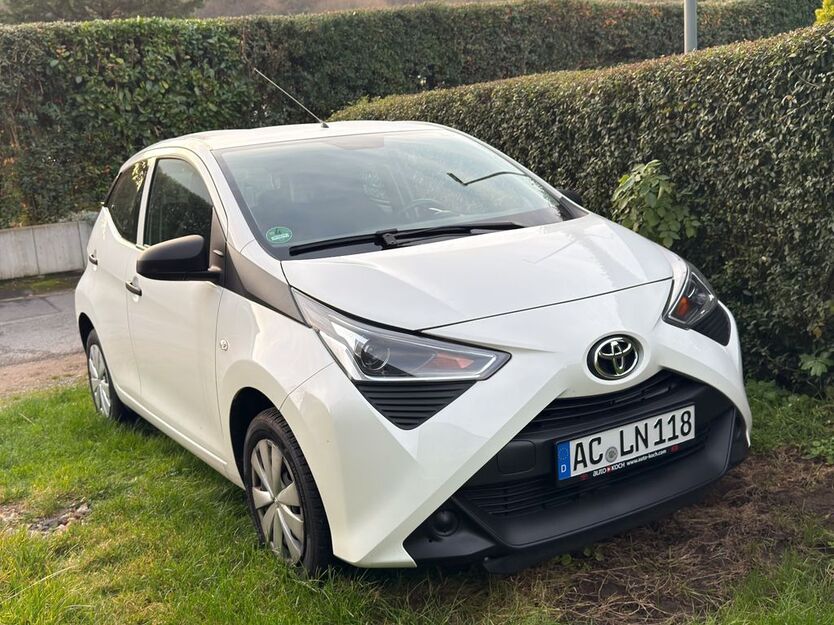 Toyota Aygo (X) 19.750 km 9.390 € Stolberg 52224