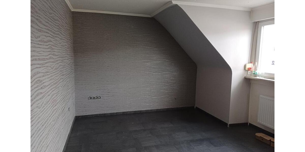 Dachgeschoßwohnung Aachen Eilendorf - 3 Zimmer, 80 m&sup2;, 680&euro; | Angebot:25656547