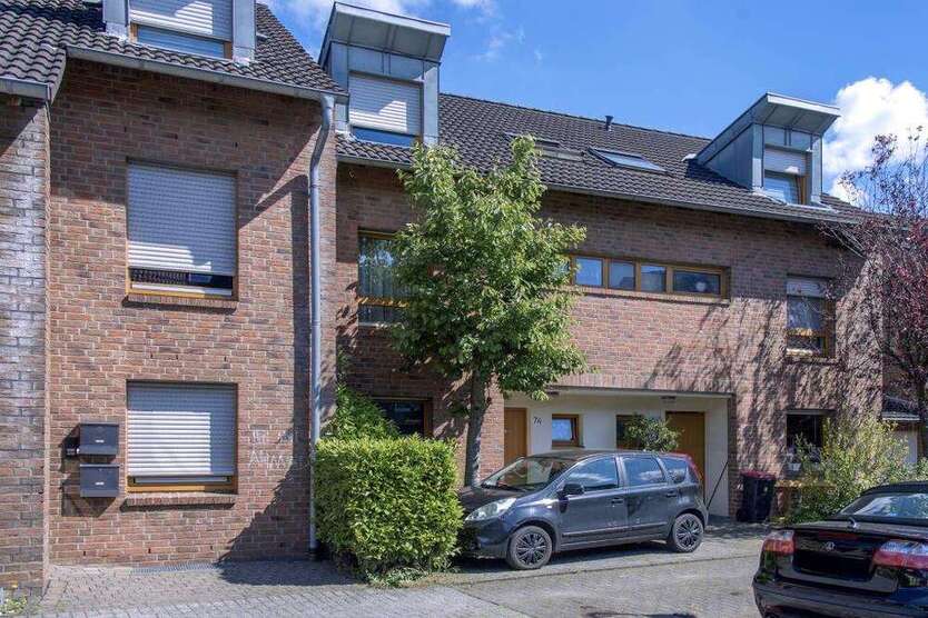 Haus zum Mieten in Aachen 814,68 € 125.96 m²