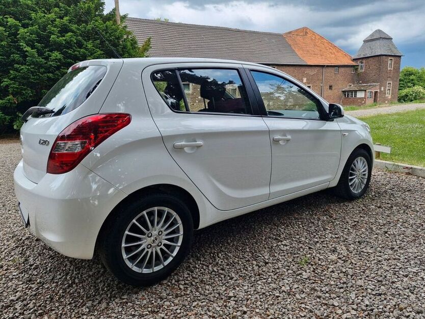 i20