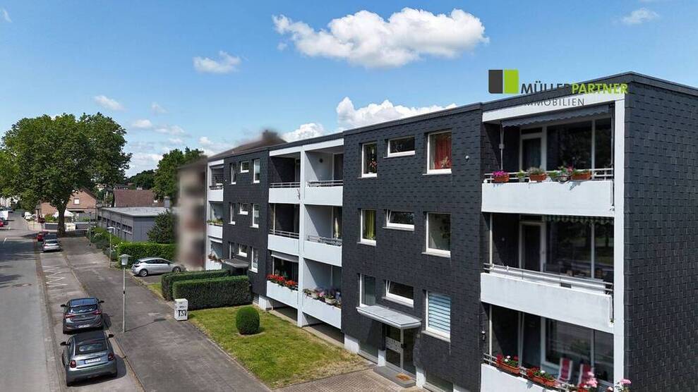 Paketverkauf von 4 Wohnhäusern in guten Lagen von Eschweiler - 20 Wohneinheiten und 17 Garagen.