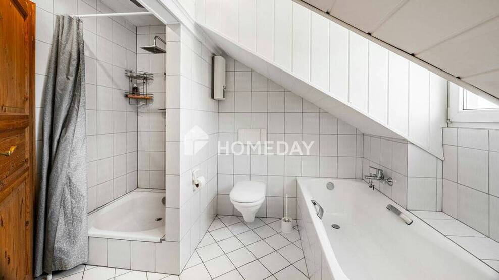 Raum für die ganze Familie - Charmantes Zweifamilienhaus mit Gartenidylle