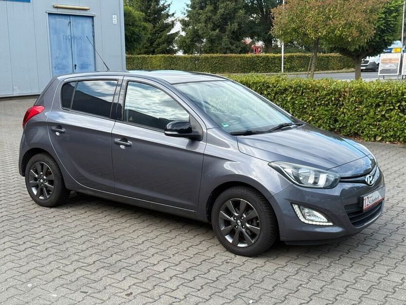 i20