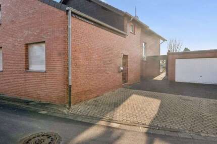 Haus zum Kaufen in Geilenkirchen 269.000 € 238.76 m² 8 zimmer