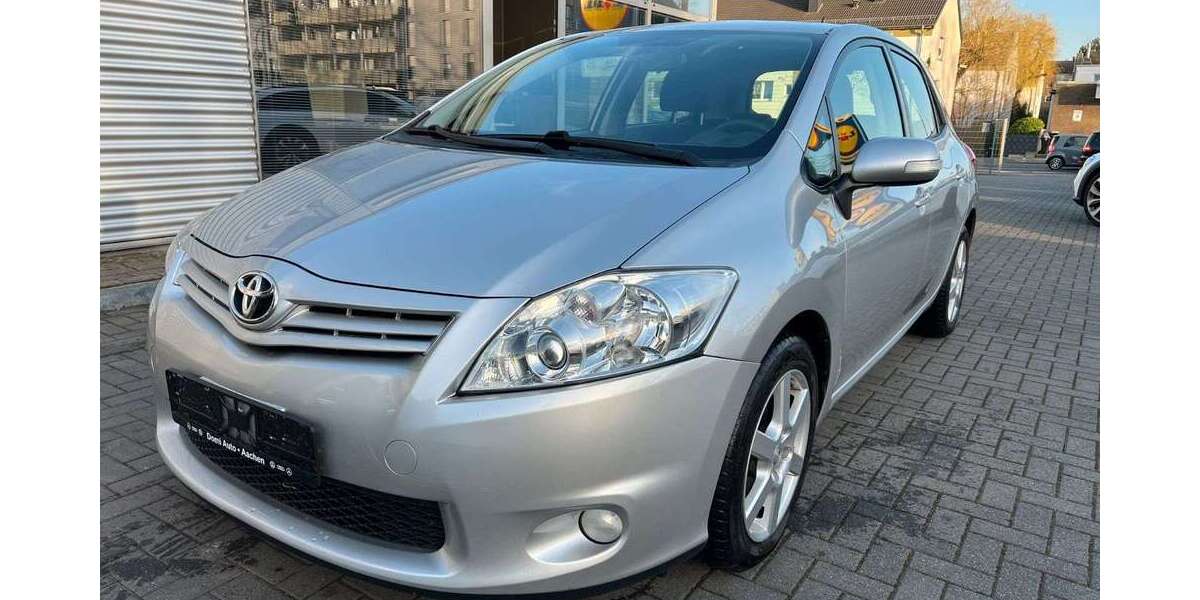 Toyota Auris 139.600 km 7.990 &euro; Aachen 52078