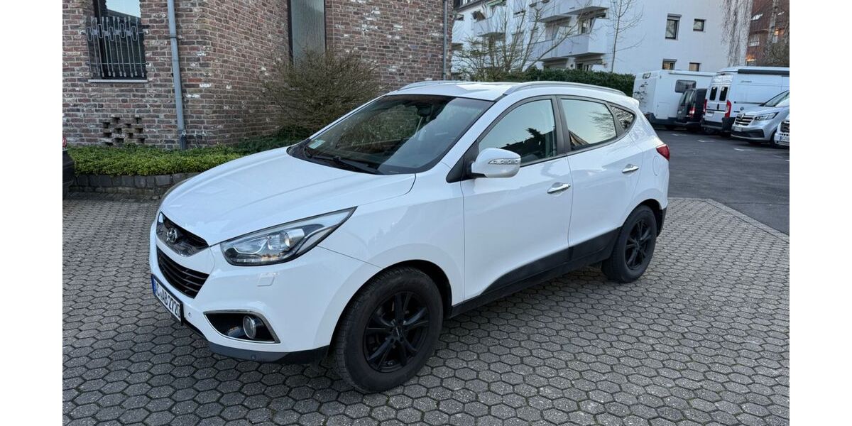 Hyundai ix35 193.000 km 9.200 &euro; Würselen 52146
