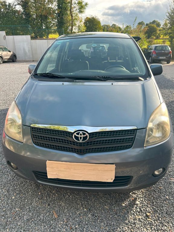 Toyota Corolla Verso 318.000 km 2.000 € Aachen 52074