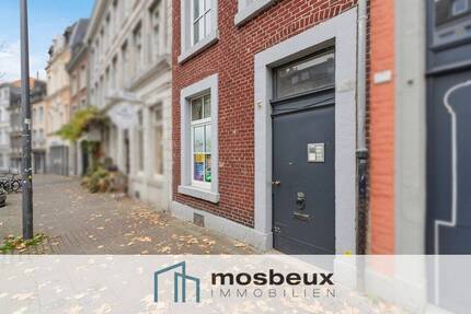 Gepflegte Gewerbefläche mit Terrasse in denkmalgeschütztem Wohn- und Geschäftshaus im Jakobsviertel 2 zimmer