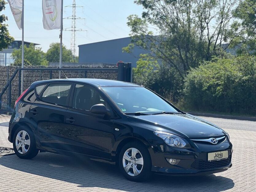 i30