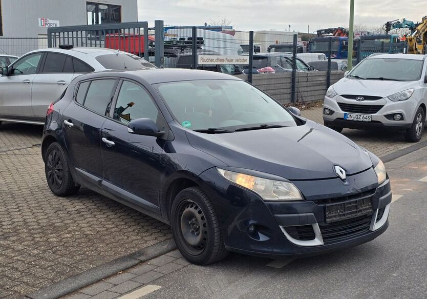 Renault Megane 222.000 km 1.999 € Düren 52353
