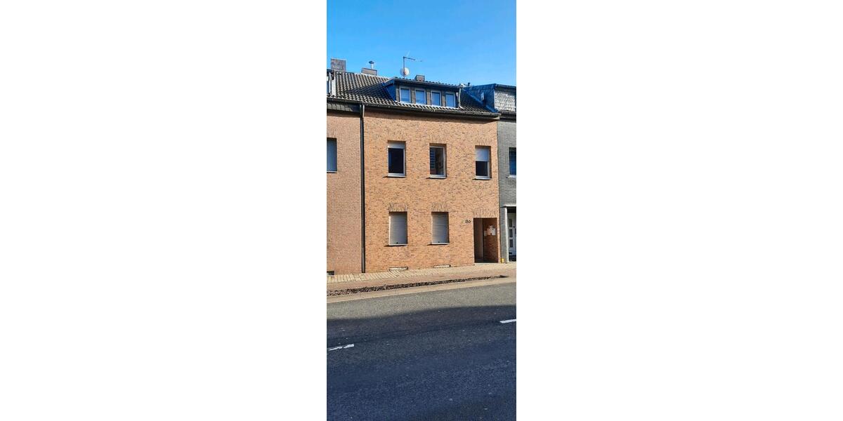 Reihenhaus Alsdorf - 7 Zimmer, 136 m&sup2;, 160.000&euro; | Angebot:26994680