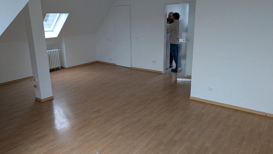 Dachgeschoßwohnung Geilenkirchen - 2.5 Zimmer, 72 m&sup2;, 169.000&euro; | Angebot:27193570