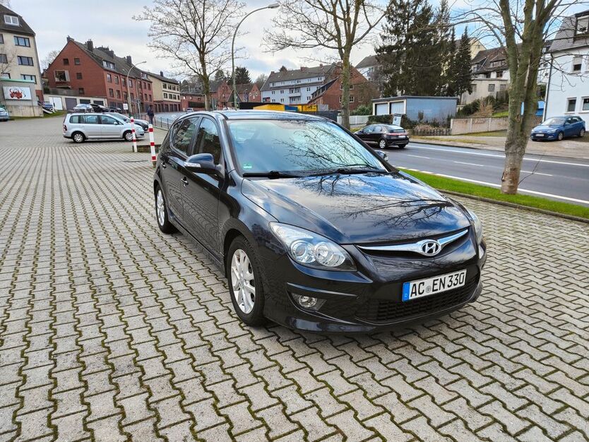 Hyundai i30 106.500 km 5.200 € Stolberg 52223