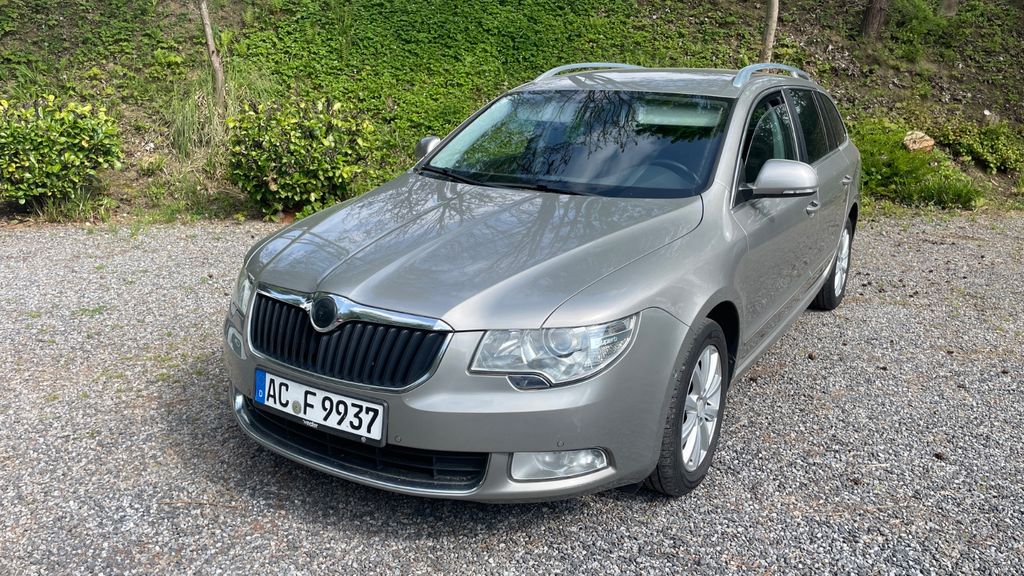 Skoda Superb 218.000 km 2.850 &euro; Aachen 52080